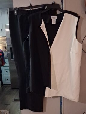 Monroe & Main Black and White Colorblock Vest with Black Pants